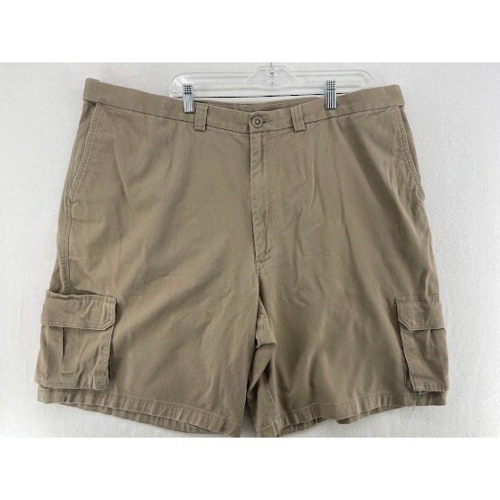 Men's Big and Tall Haggar Khaki Cargo Shorts 10" inseam Size 46 Flat Front
